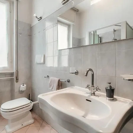 Vista Lario - Aqua アパート